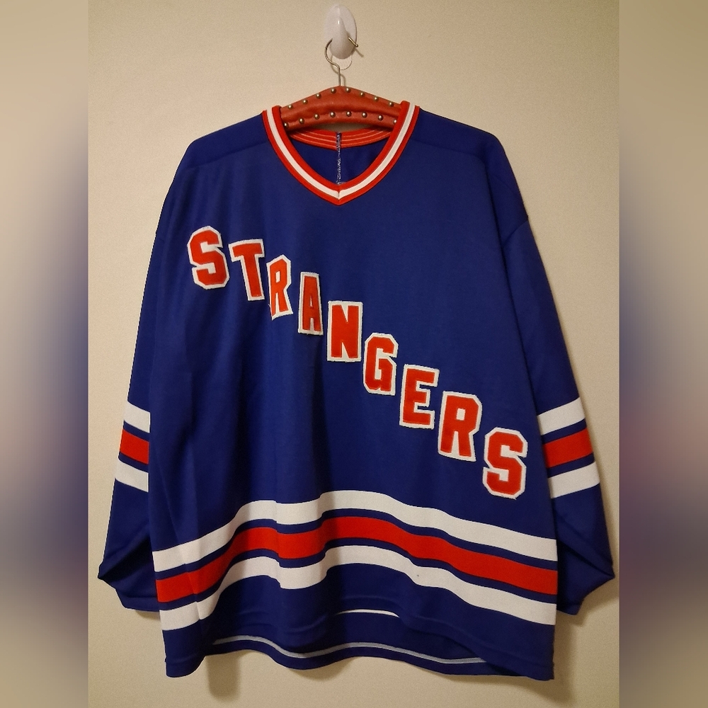 Vintage 'Strangers' Hockey Jersey MAKSA XL Stranger Things